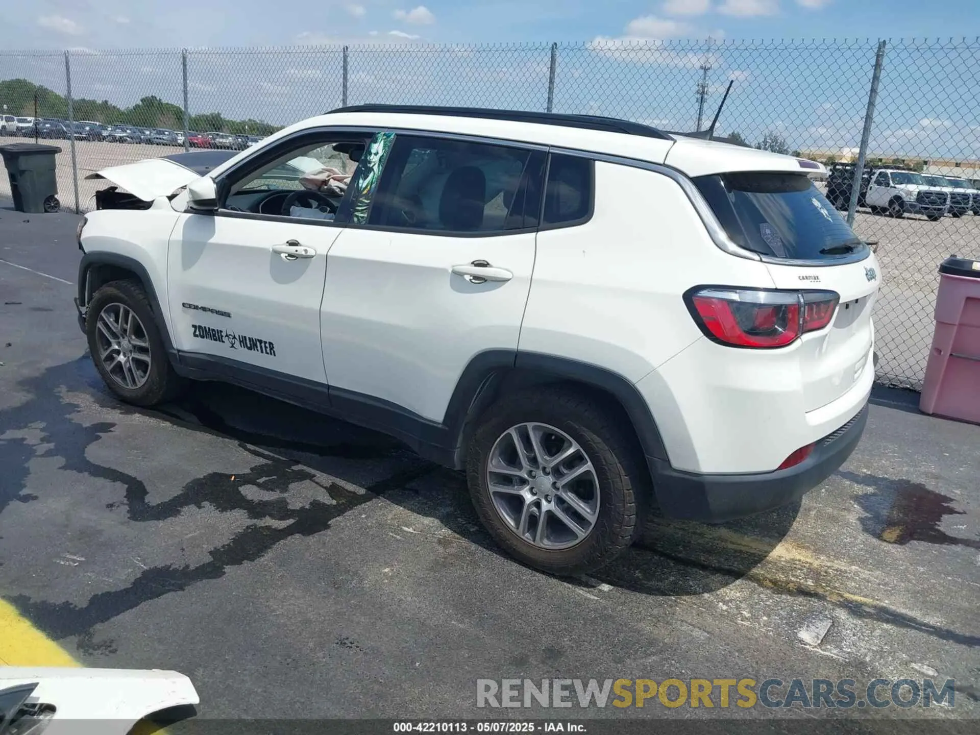 3 fotografías del automóvil dañado 3C4NJCBB3KT832196 JEEP COMPASS 2019