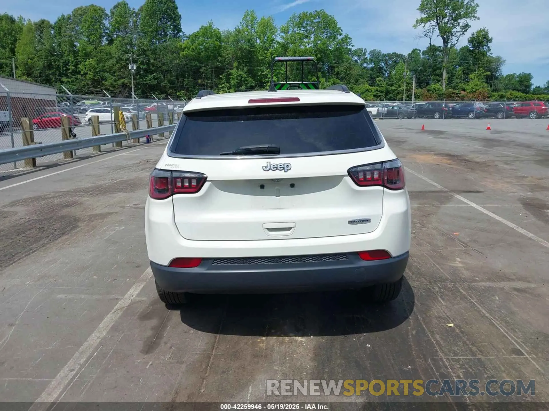 16 fotografías del automóvil dañado 3C4NJCBB3KT832263 JEEP COMPASS 2019
