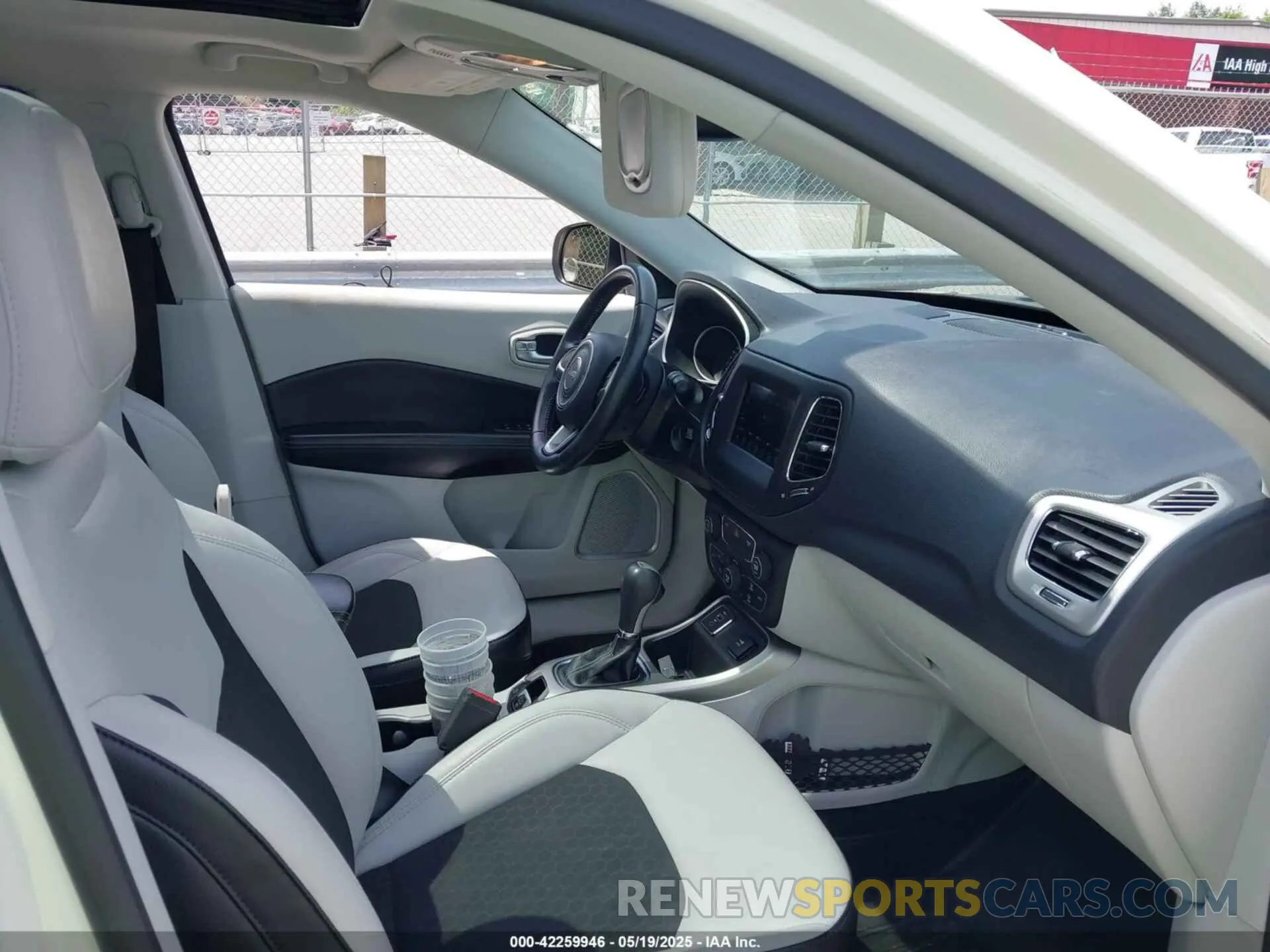 5 fotografías del automóvil dañado 3C4NJCBB3KT832263 JEEP COMPASS 2019