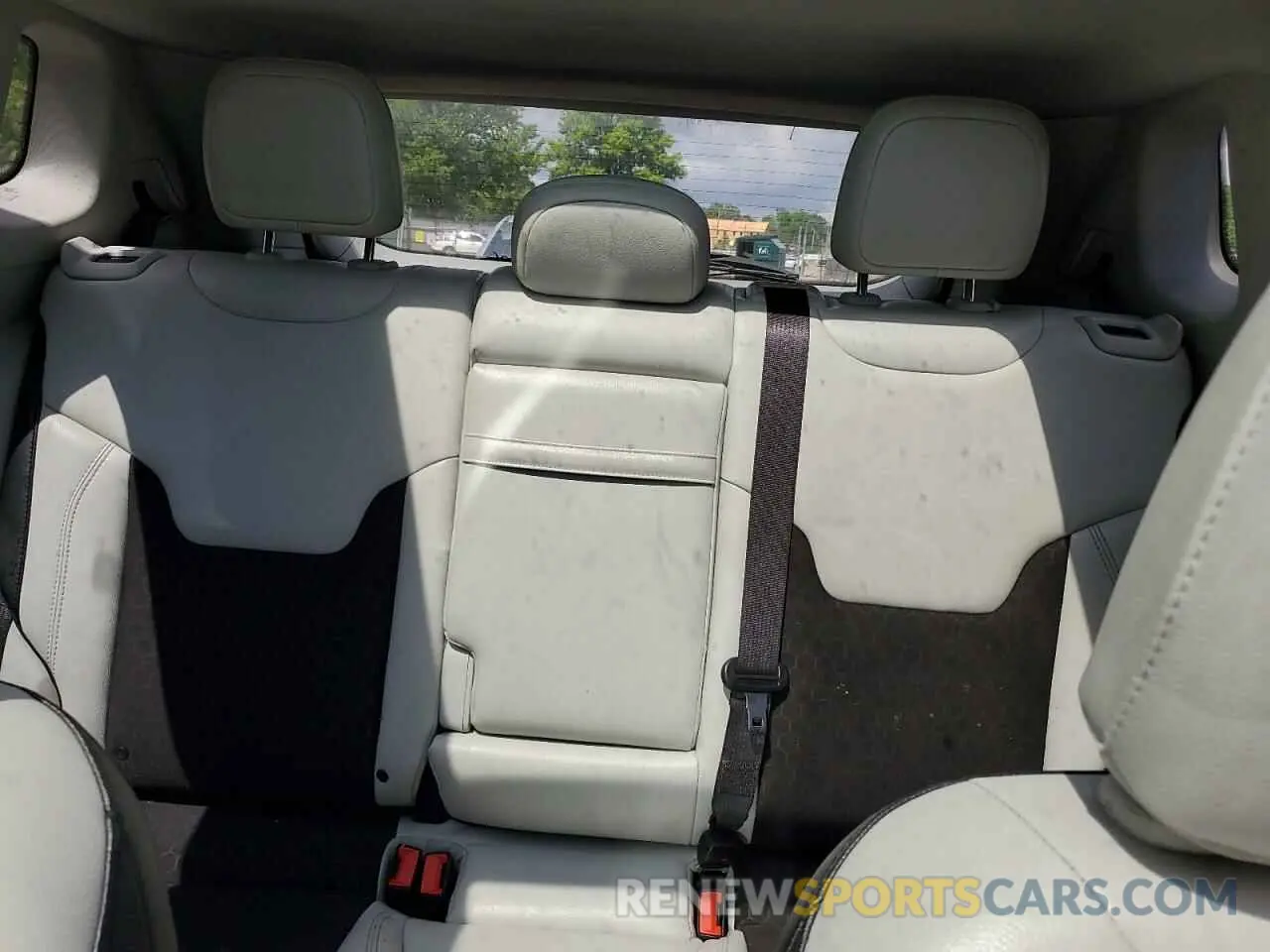 10 fotografías del automóvil dañado 3C4NJCBB4KT832286 JEEP COMPASS 2019