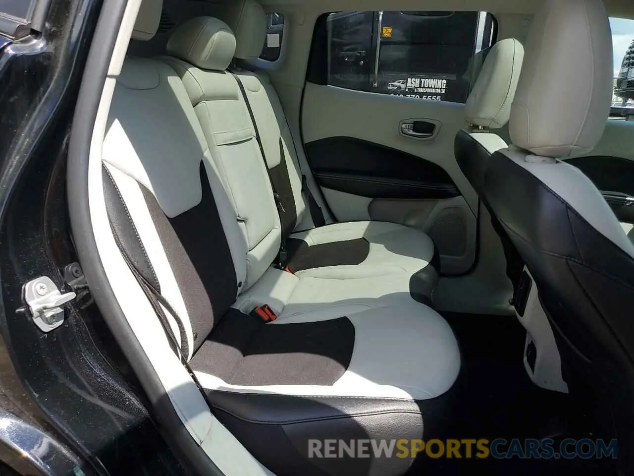 11 fotografías del automóvil dañado 3C4NJCBB4KT832286 JEEP COMPASS 2019