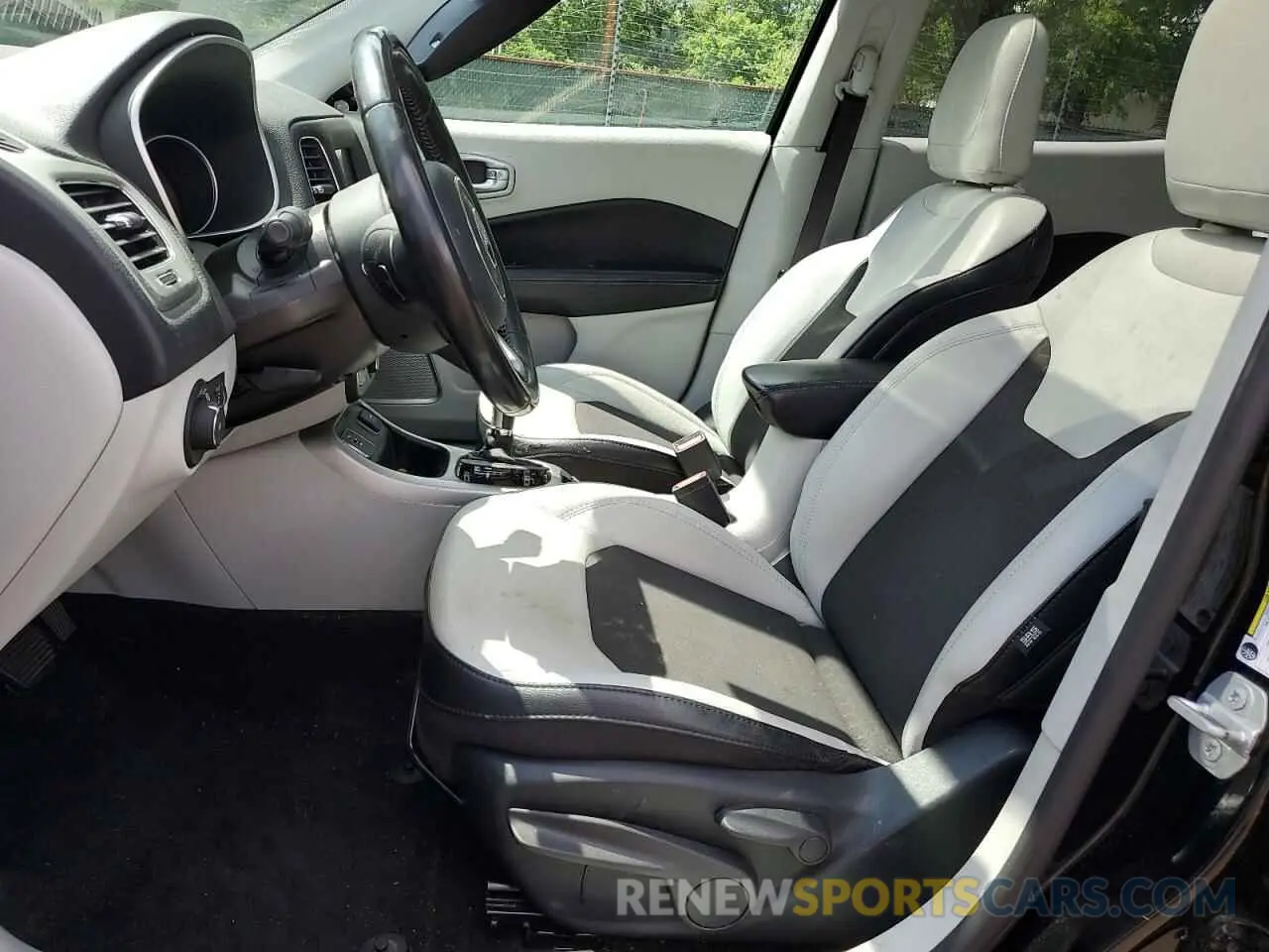 7 fotografías del automóvil dañado 3C4NJCBB4KT832286 JEEP COMPASS 2019