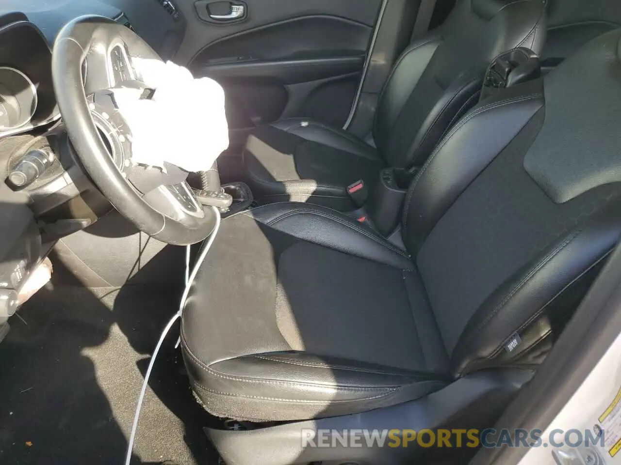 7 fotografías del automóvil dañado 3C4NJCBB5KT692720 JEEP COMPASS 2019