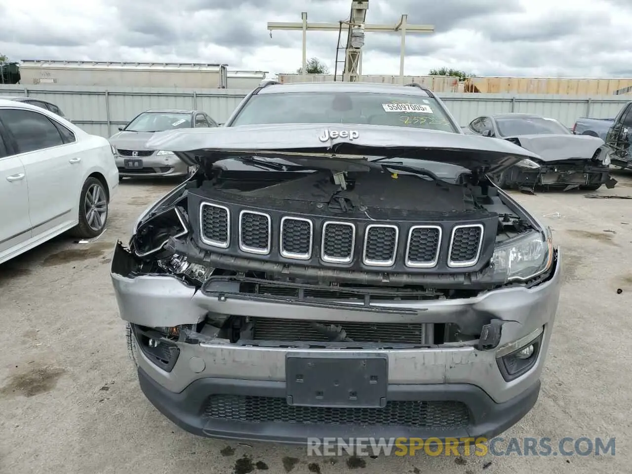 5 fotografías del automóvil dañado 3C4NJCBB5KT833253 JEEP COMPASS 2019