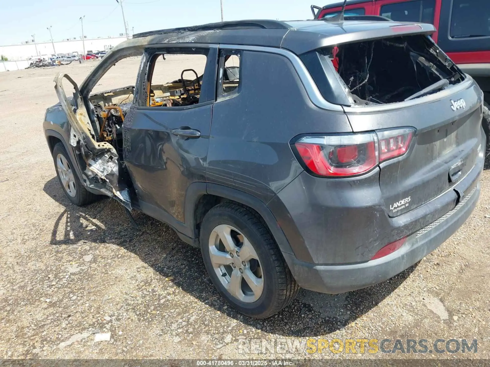 3 fotografías del automóvil dañado 3C4NJCBB6KT789246 JEEP COMPASS 2019