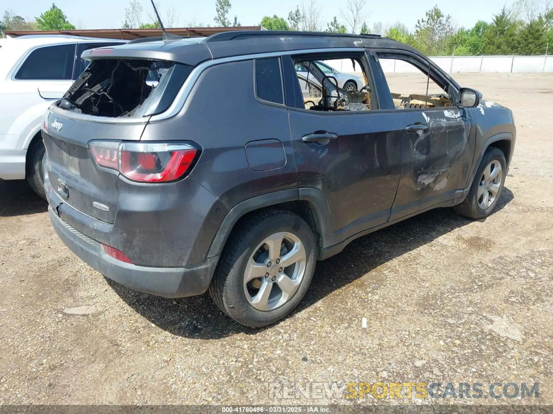4 fotografías del automóvil dañado 3C4NJCBB6KT789246 JEEP COMPASS 2019