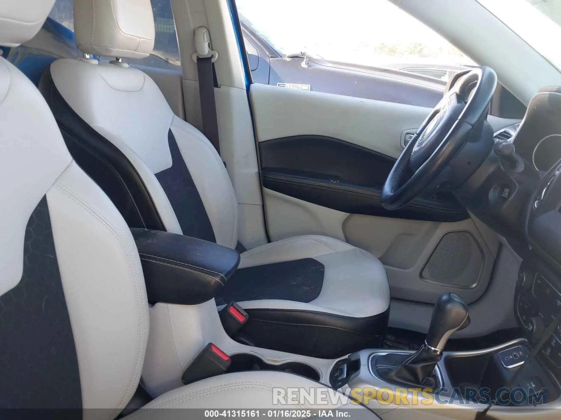 5 fotografías del automóvil dañado 3C4NJCBB6KT802481 JEEP COMPASS 2019
