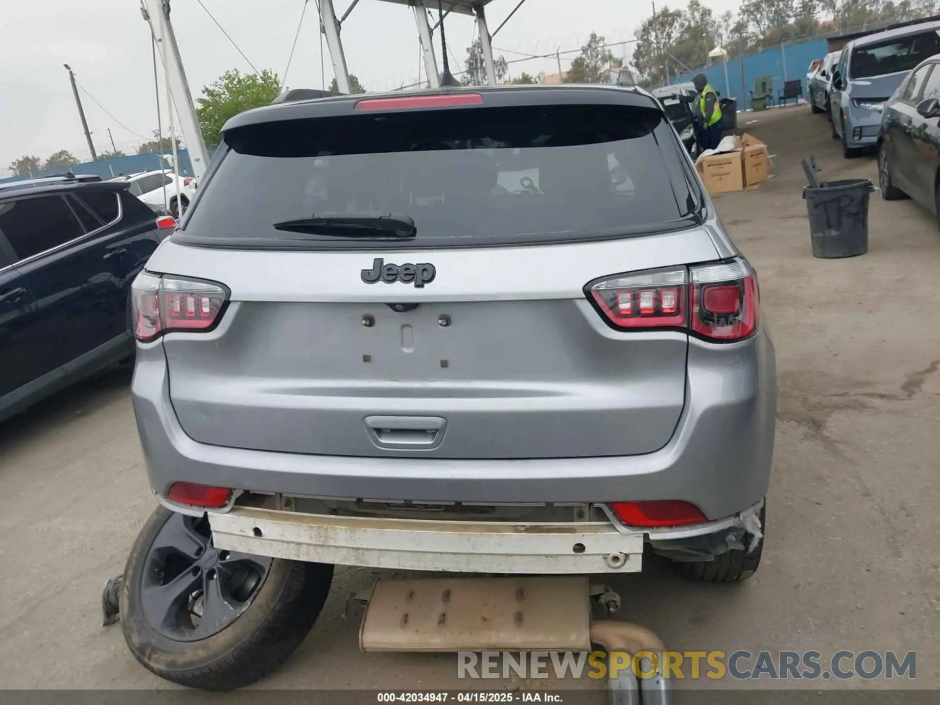 17 fotografías del automóvil dañado 3C4NJCBB7KT617761 JEEP COMPASS 2019