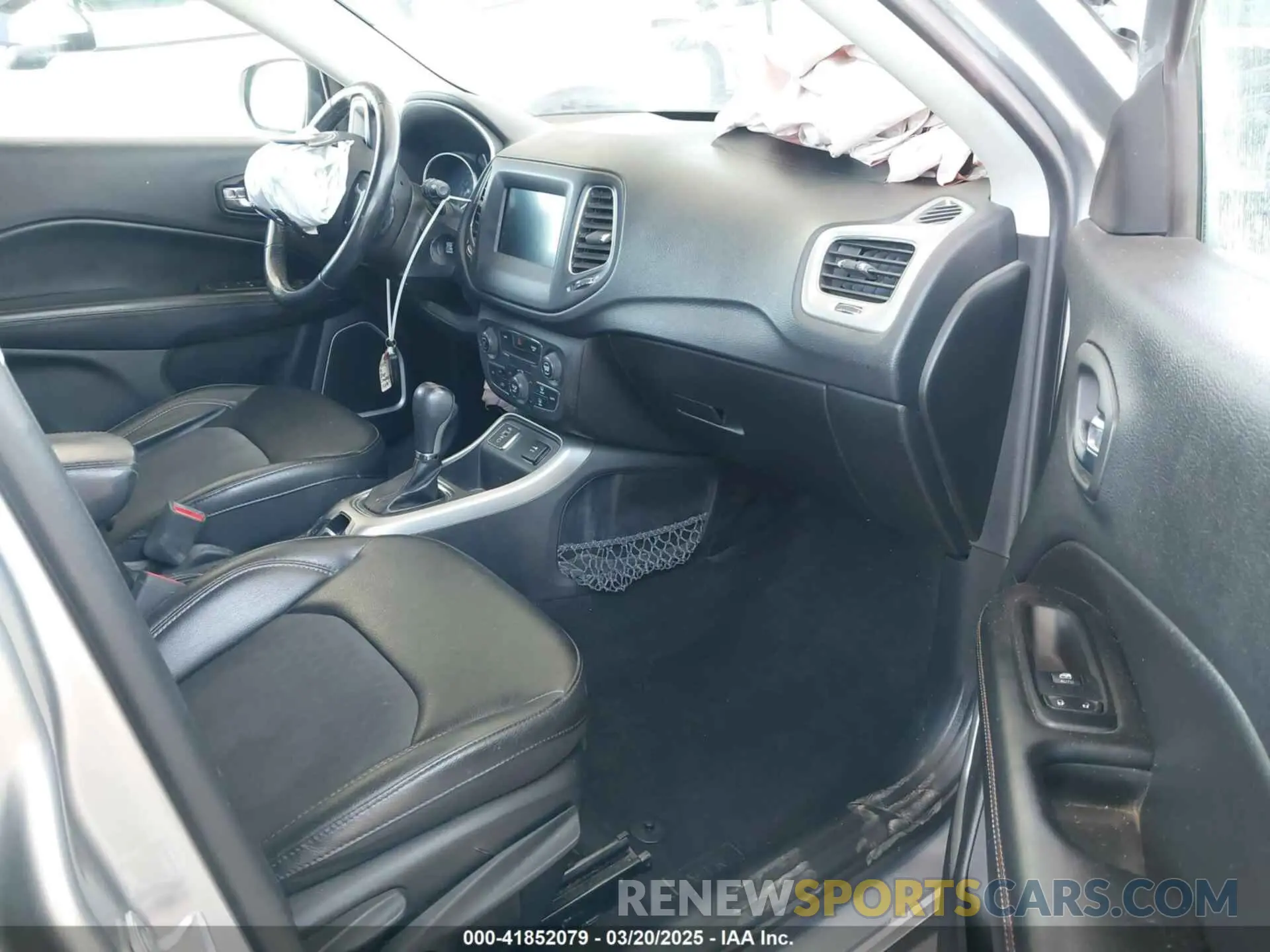 5 fotografías del automóvil dañado 3C4NJCBB7KT833187 JEEP COMPASS 2019