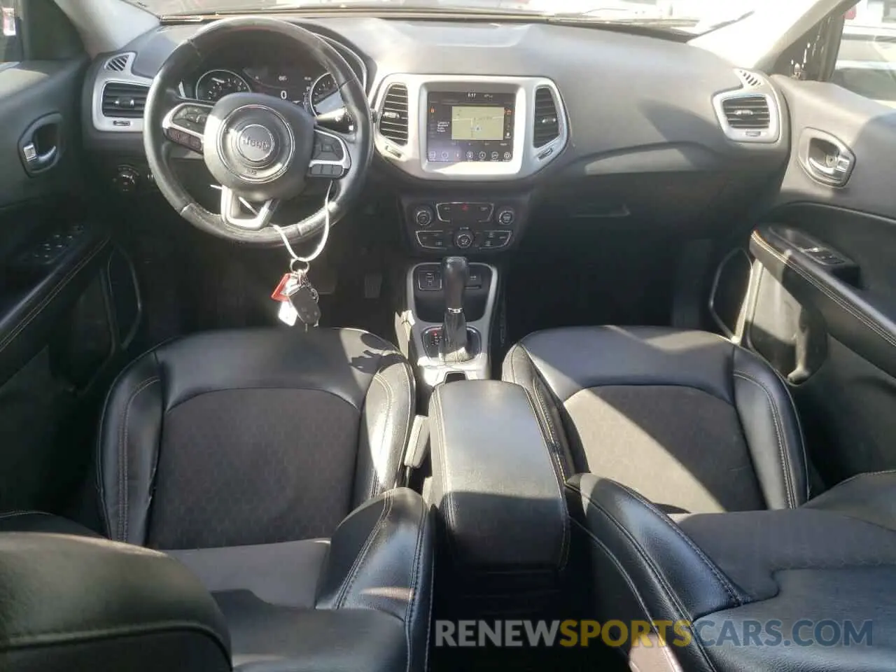 8 fotografías del automóvil dañado 3C4NJCBB8KT855599 JEEP COMPASS 2019