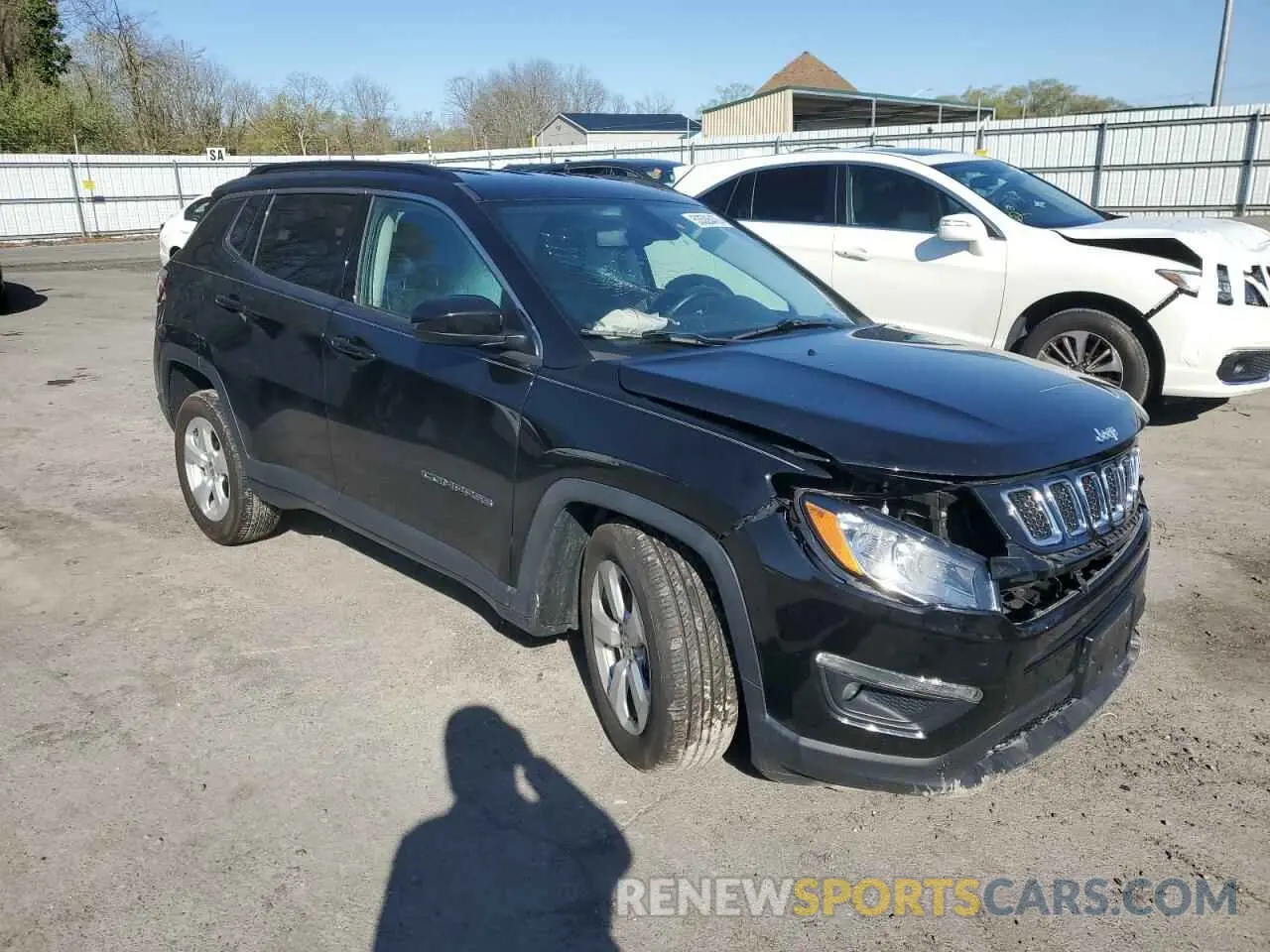 4 fotografías del automóvil dañado 3C4NJCBB9KT614537 JEEP COMPASS 2019
