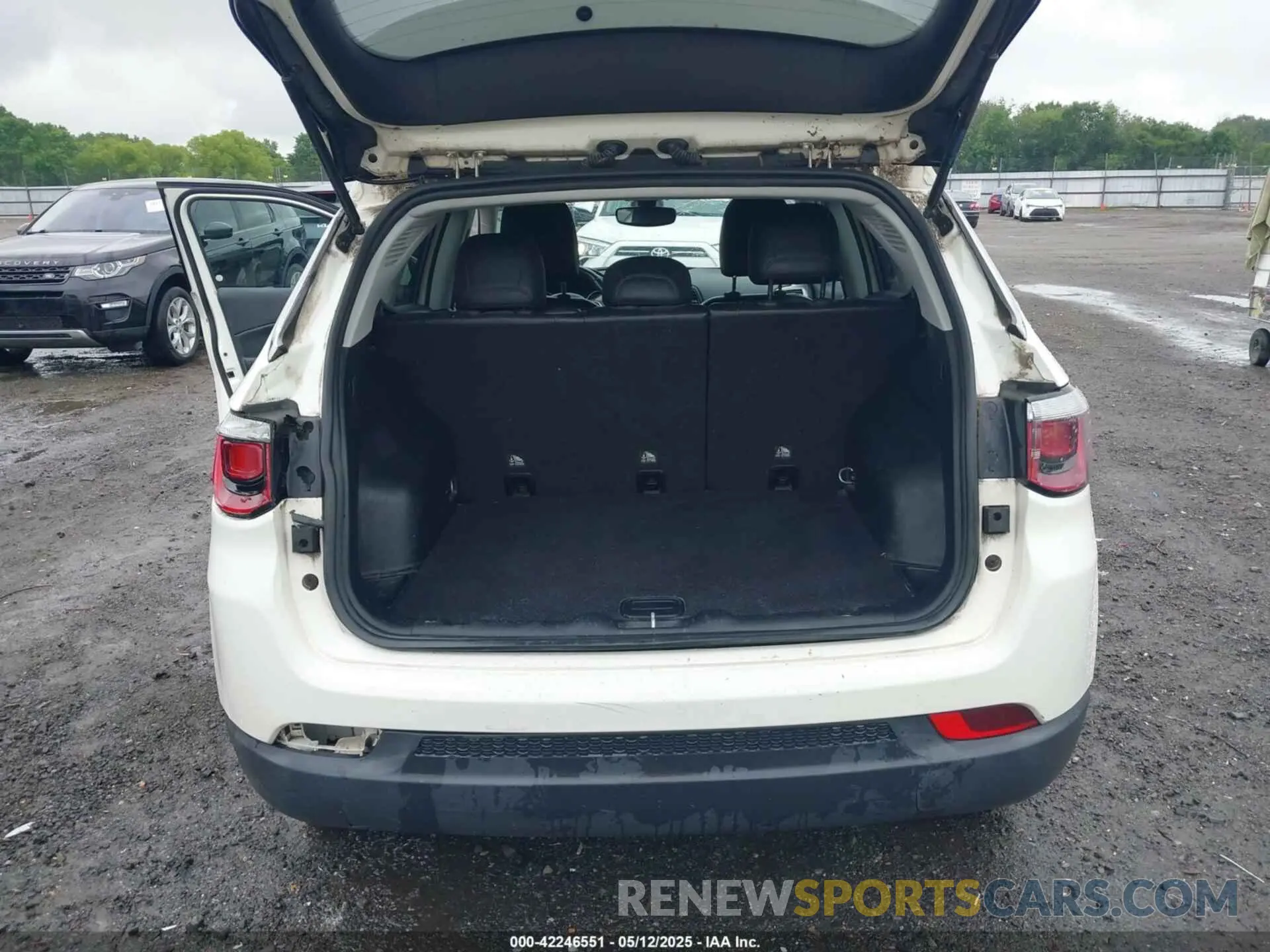 17 fotografías del automóvil dañado 3C4NJCBB9KT652222 JEEP COMPASS 2019