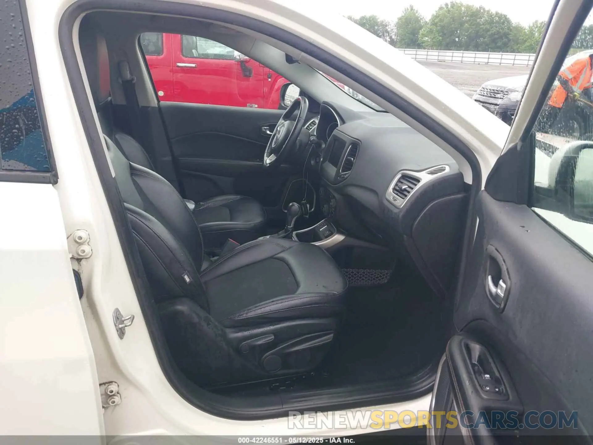 5 fotografías del automóvil dañado 3C4NJCBB9KT652222 JEEP COMPASS 2019