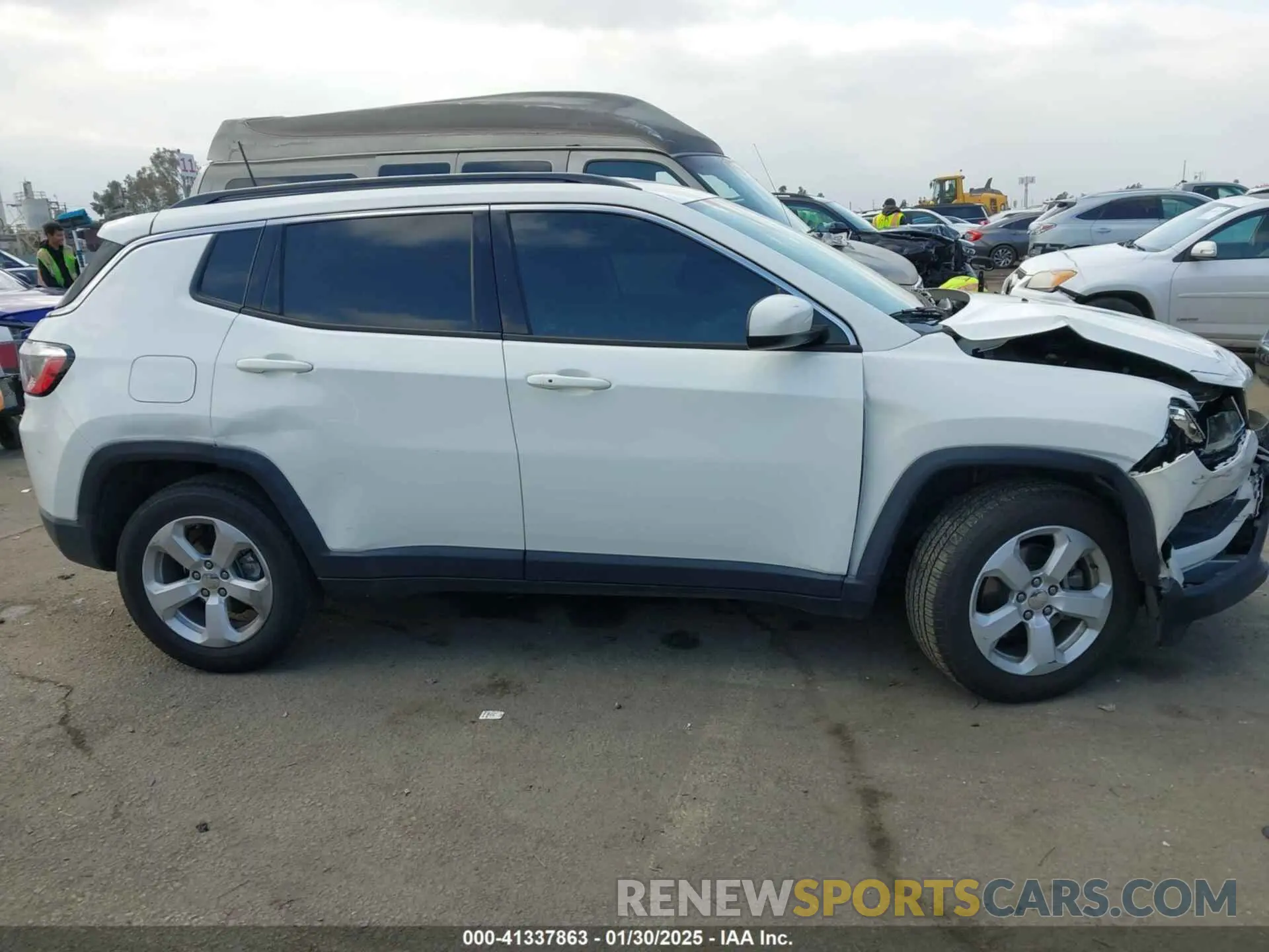 13 fotografías del automóvil dañado 3C4NJCBB9KT652558 JEEP COMPASS 2019