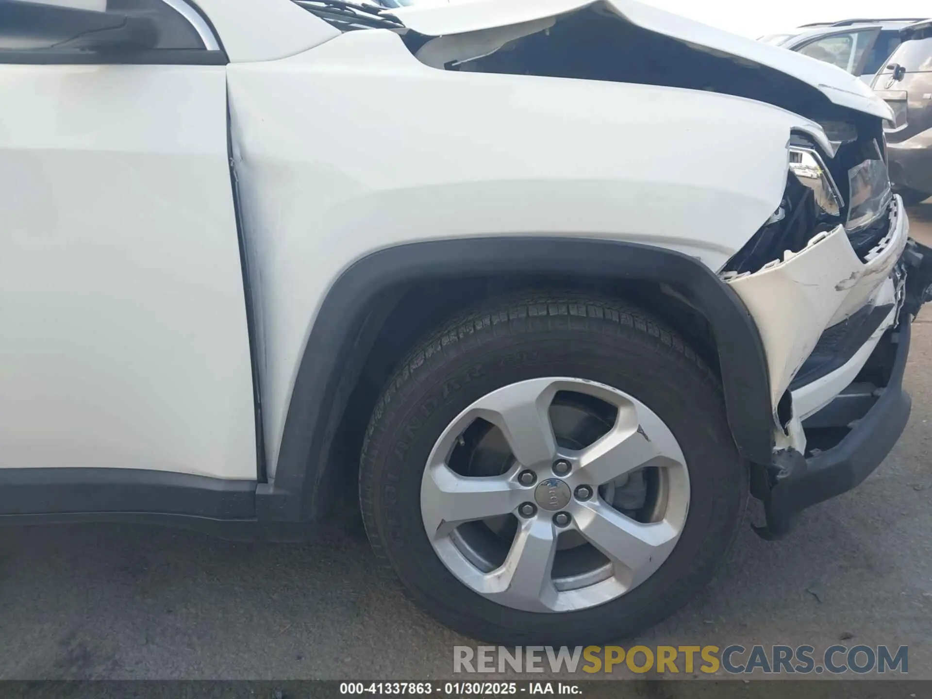 18 fotografías del automóvil dañado 3C4NJCBB9KT652558 JEEP COMPASS 2019