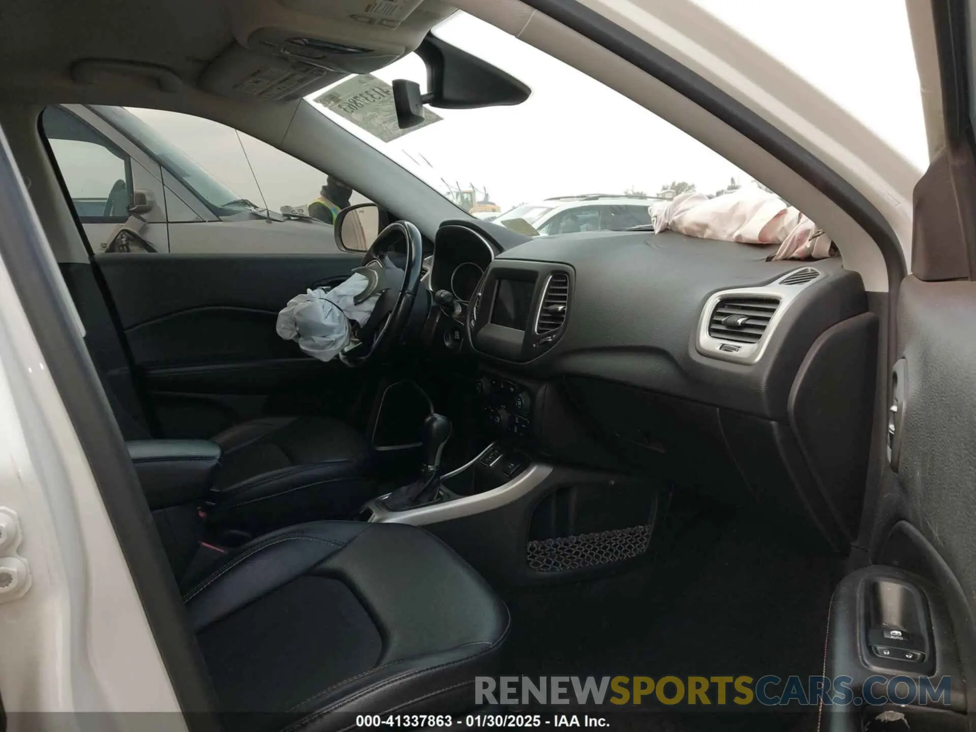 5 fotografías del automóvil dañado 3C4NJCBB9KT652558 JEEP COMPASS 2019