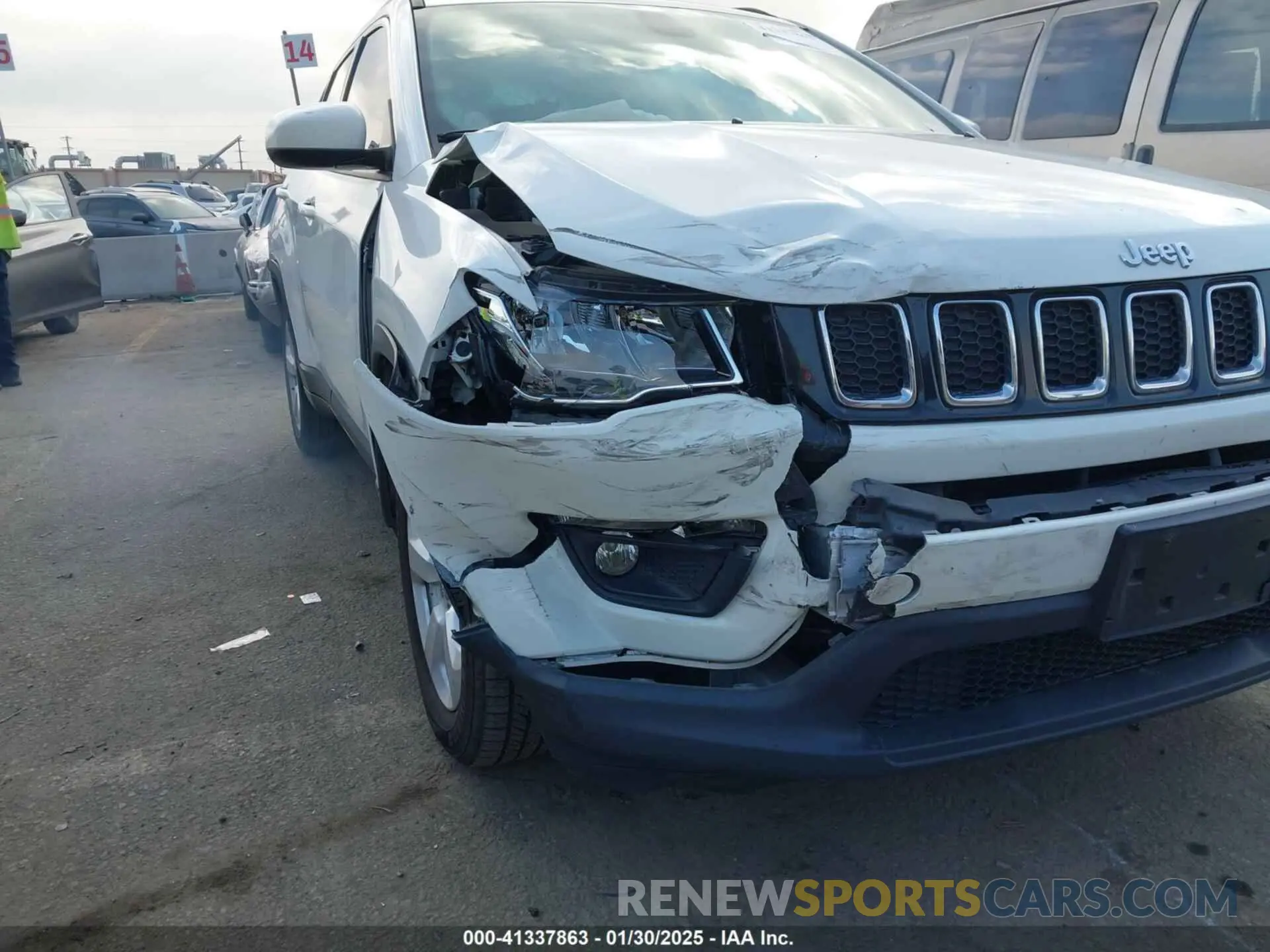 6 fotografías del automóvil dañado 3C4NJCBB9KT652558 JEEP COMPASS 2019