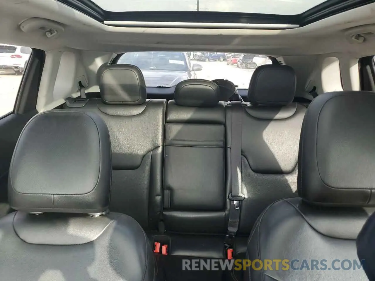 10 fotografías del automóvil dañado 3C4NJCCB1KT613476 JEEP COMPASS 2019