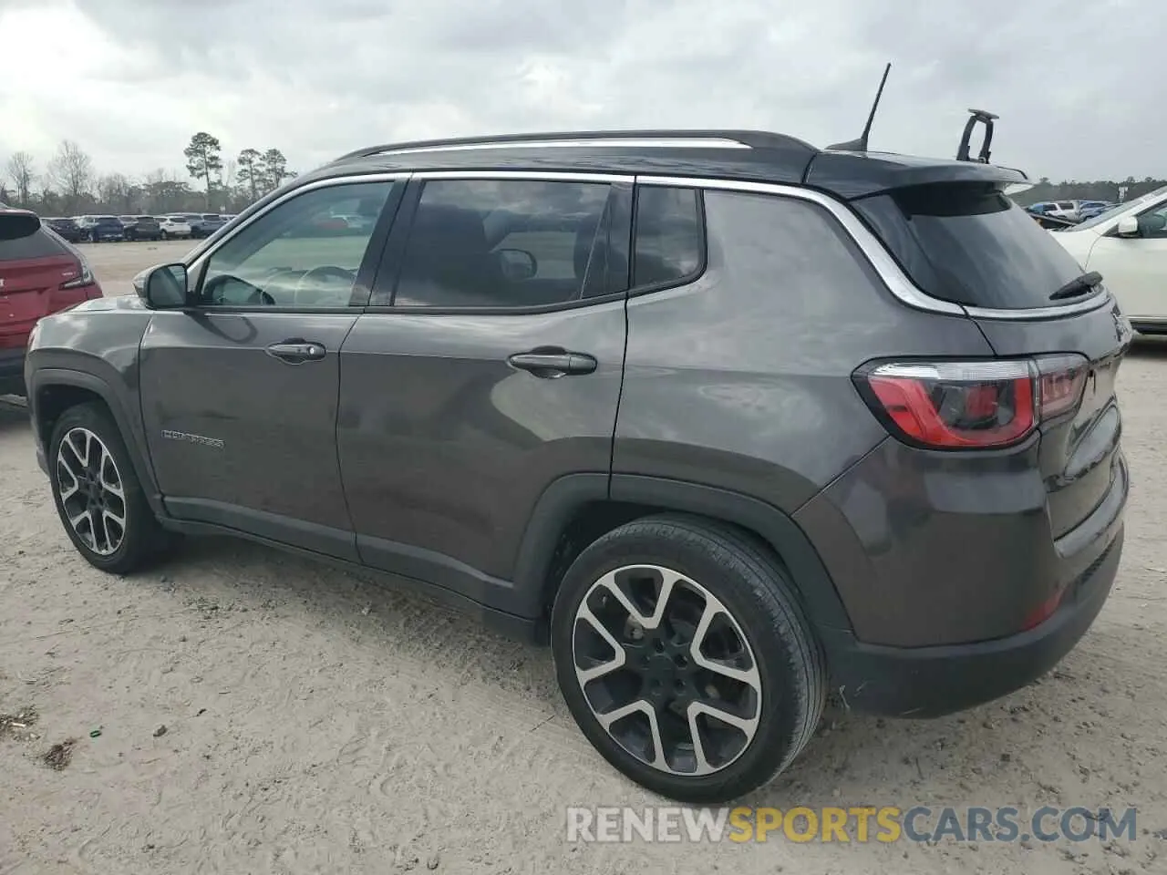 2 fotografías del automóvil dañado 3C4NJCCB1KT613476 JEEP COMPASS 2019