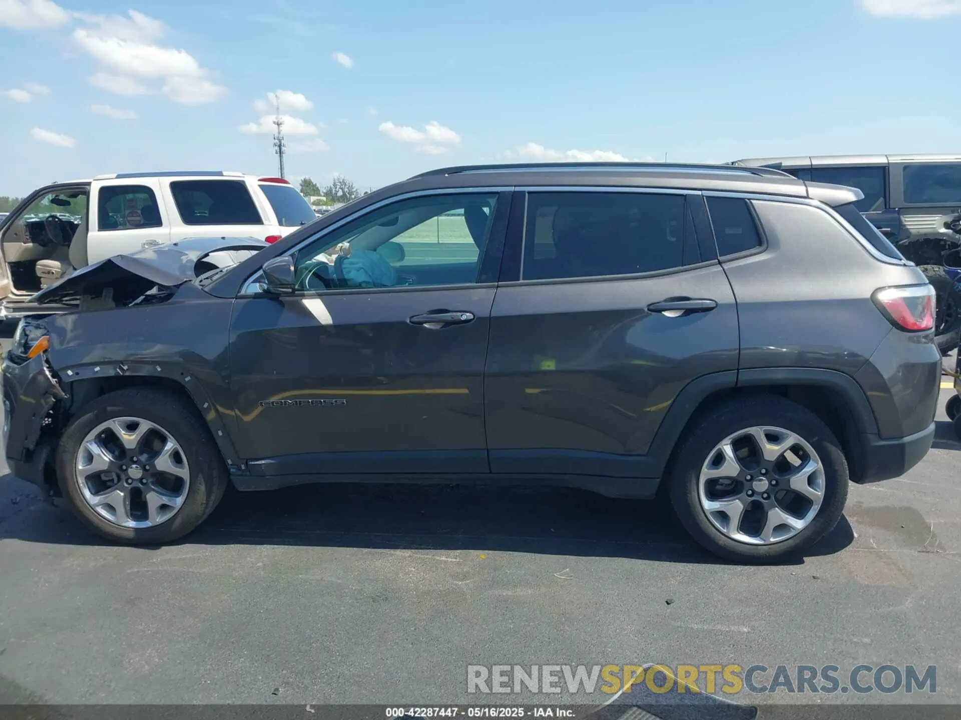 14 fotografías del automóvil dañado 3C4NJCCB2KT660077 JEEP COMPASS 2019
