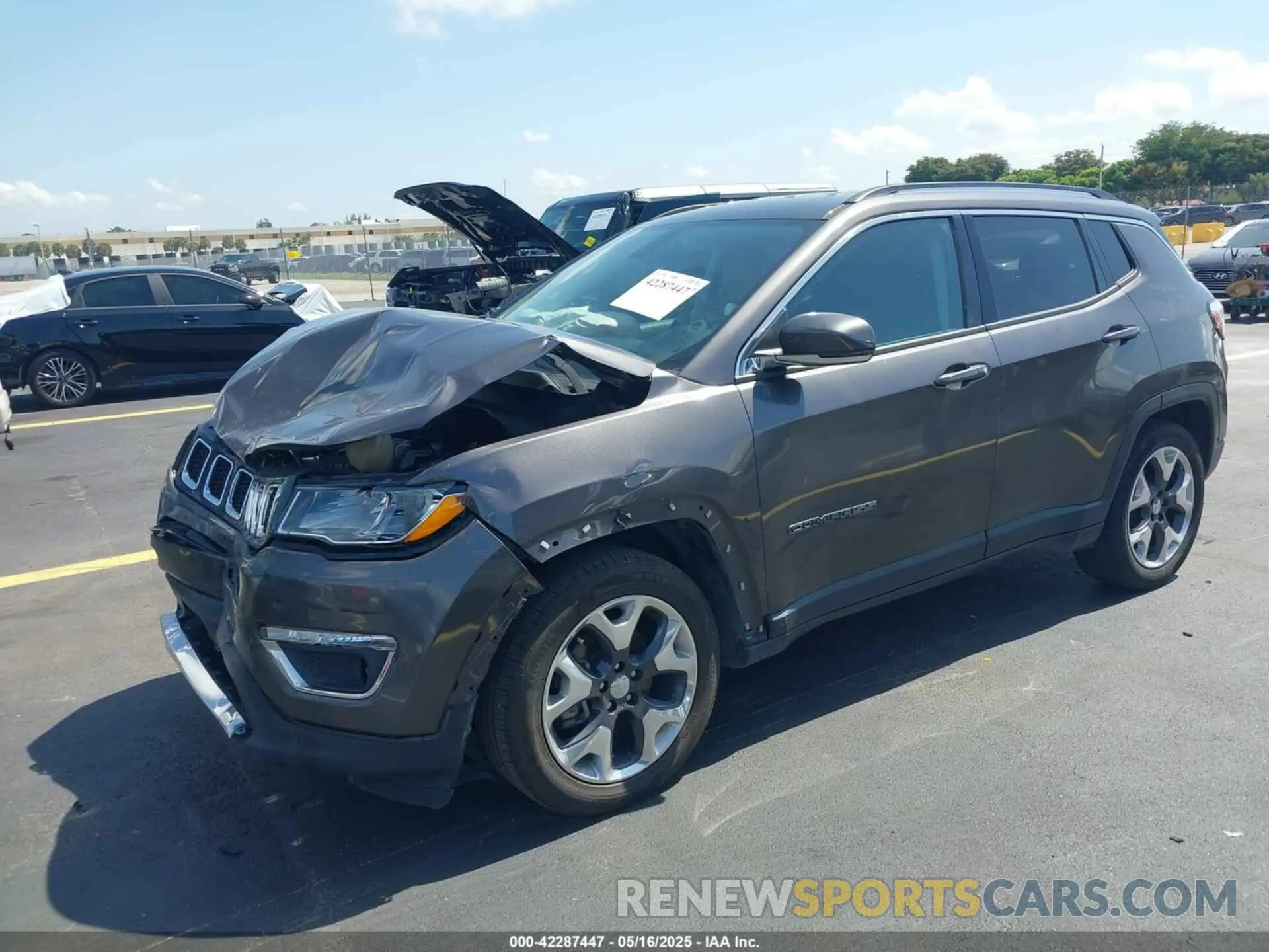 2 fotografías del automóvil dañado 3C4NJCCB2KT660077 JEEP COMPASS 2019