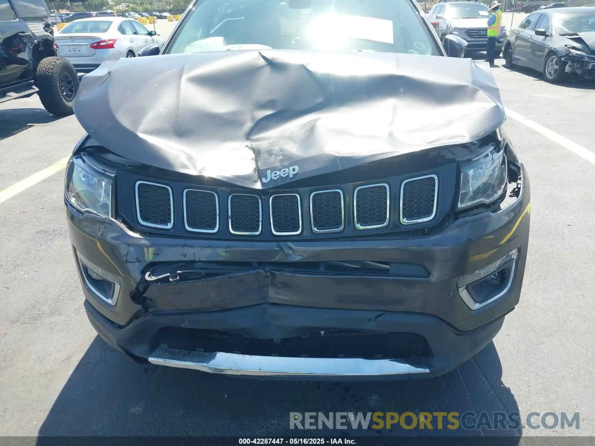 6 fotografías del automóvil dañado 3C4NJCCB2KT660077 JEEP COMPASS 2019
