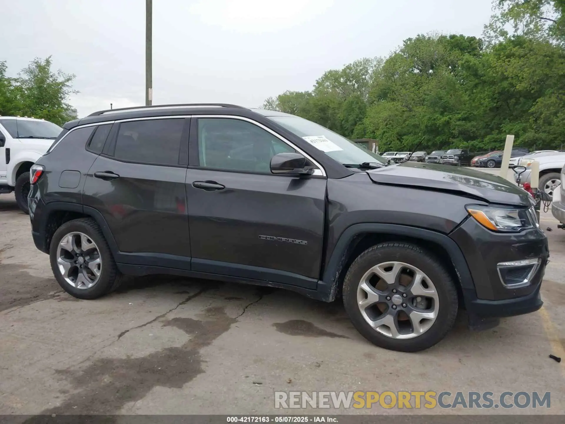 14 fotografías del automóvil dañado 3C4NJCCB7KT777783 JEEP COMPASS 2019