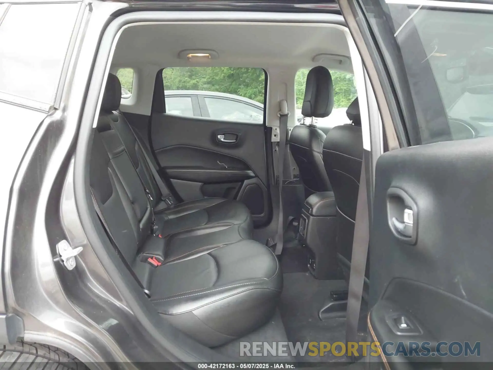 8 fotografías del automóvil dañado 3C4NJCCB7KT777783 JEEP COMPASS 2019