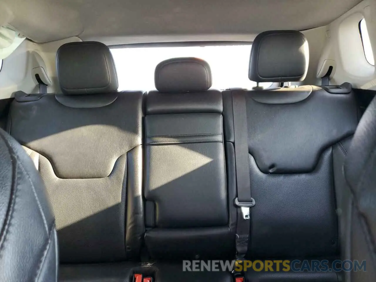 10 fotografías del automóvil dañado 3C4NJCCBXKT675961 JEEP COMPASS 2019