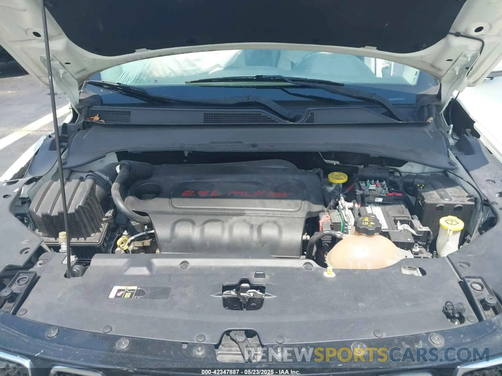 10 fotografías del automóvil dañado 3C4NJCCBXKT725774 JEEP COMPASS 2019