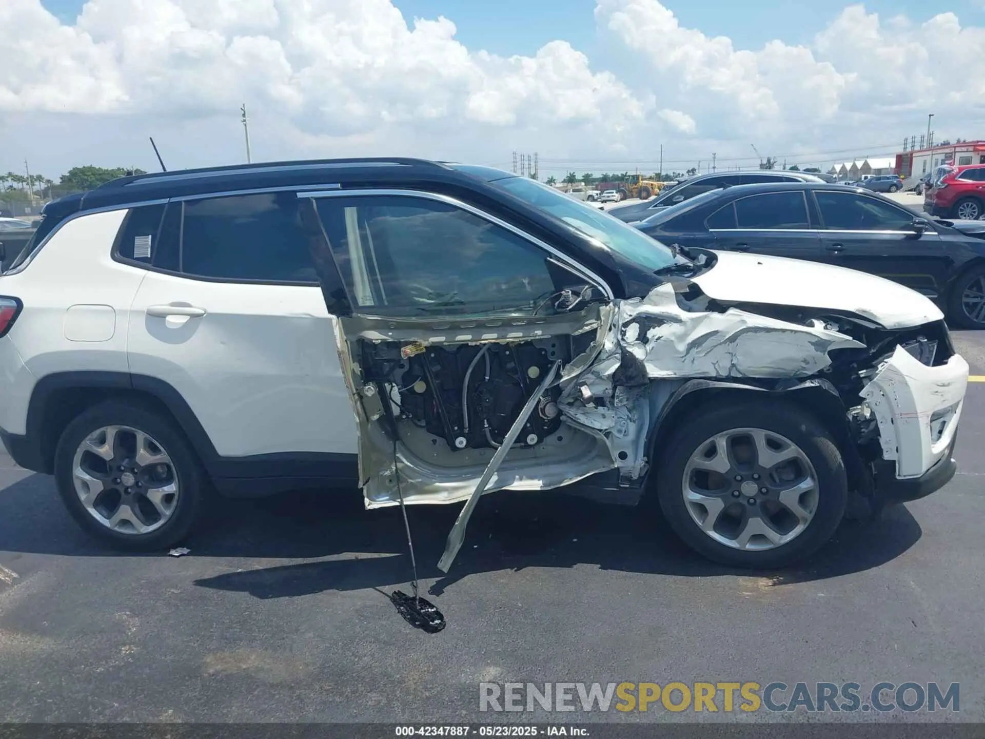 6 fotografías del automóvil dañado 3C4NJCCBXKT725774 JEEP COMPASS 2019