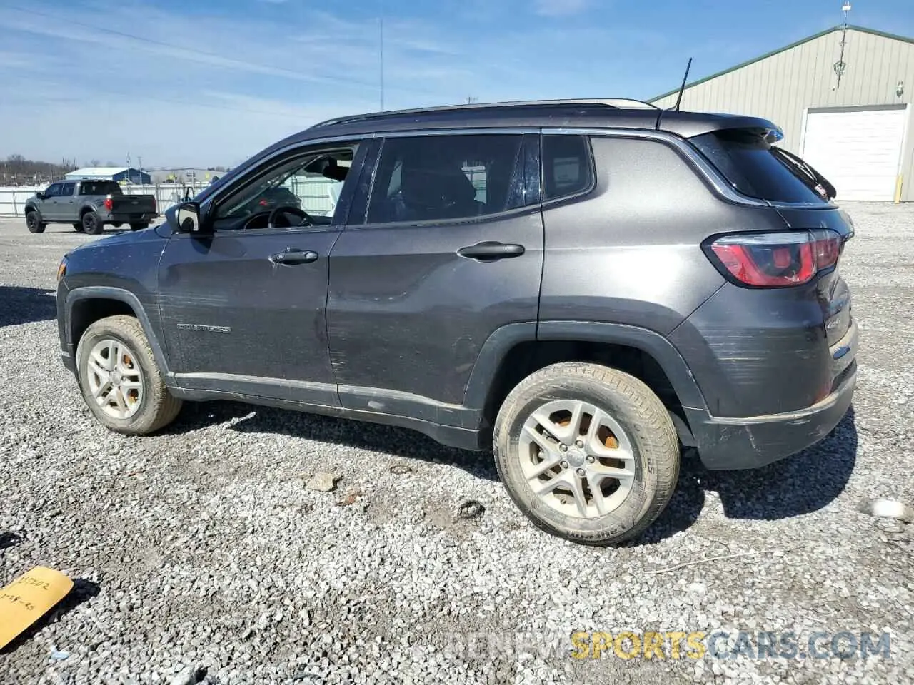 2 fotografías del automóvil dañado 3C4NJDAB2KT734946 JEEP COMPASS 2019