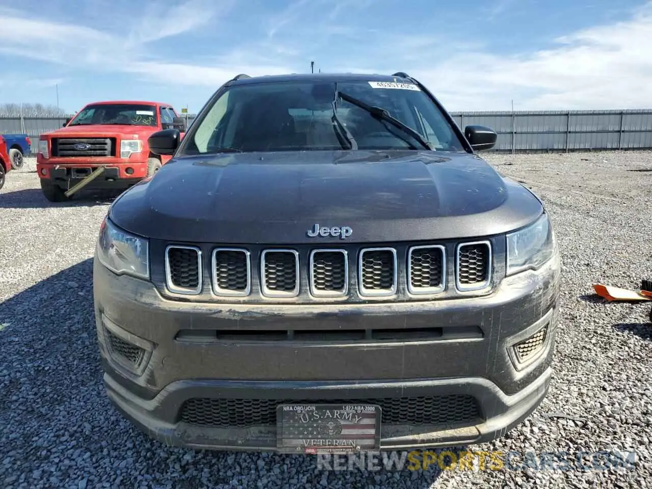5 fotografías del automóvil dañado 3C4NJDAB2KT734946 JEEP COMPASS 2019