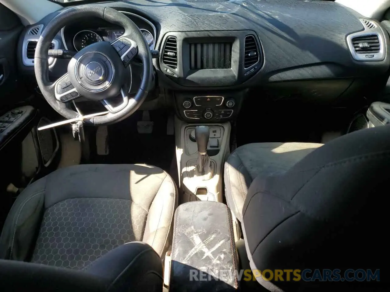 8 fotografías del automóvil dañado 3C4NJDAB2KT734946 JEEP COMPASS 2019