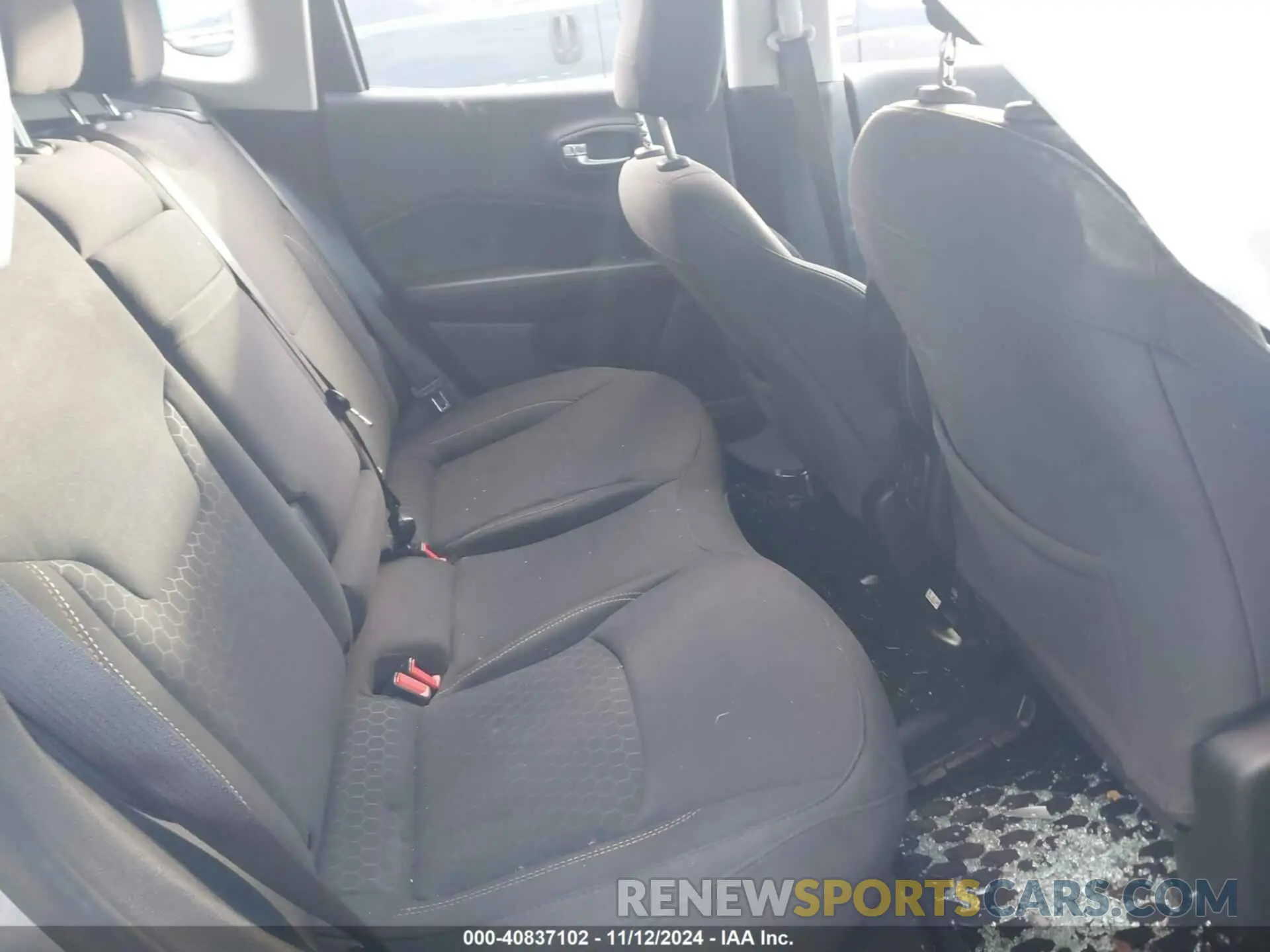 8 fotografías del automóvil dañado 3C4NJDAB3KT771519 JEEP COMPASS 2019