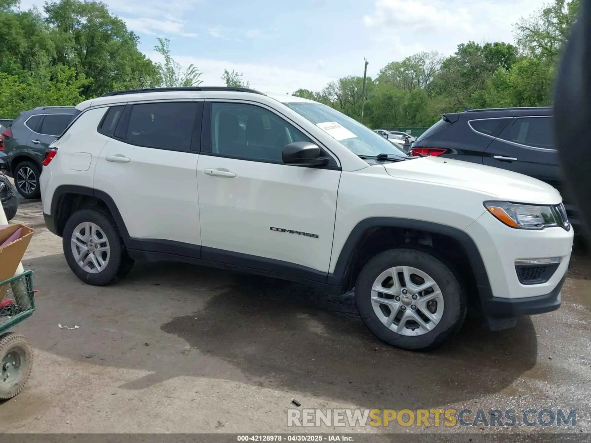13 fotografías del automóvil dañado 3C4NJDAB7KT629707 JEEP COMPASS 2019