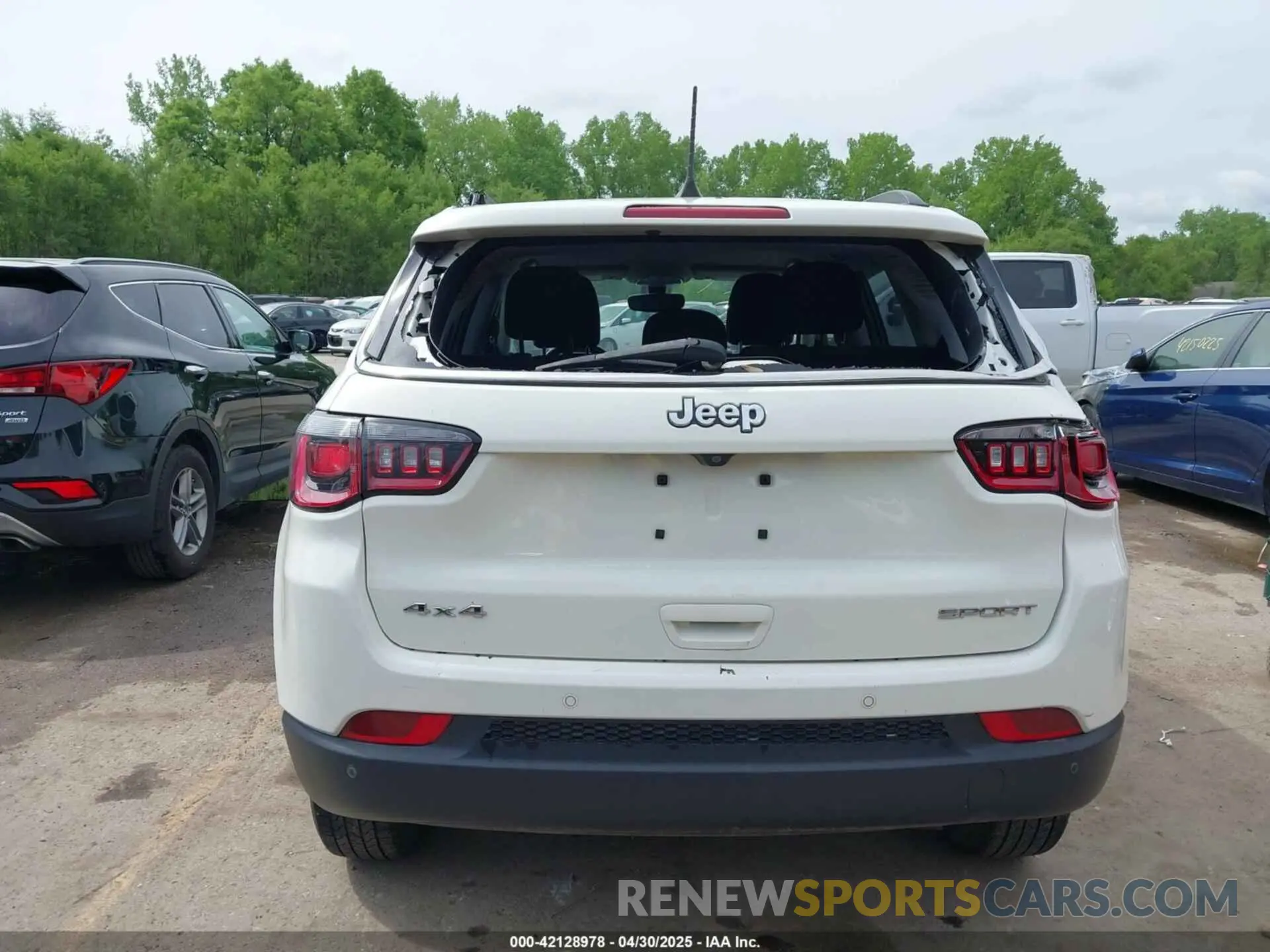 16 fotografías del automóvil dañado 3C4NJDAB7KT629707 JEEP COMPASS 2019