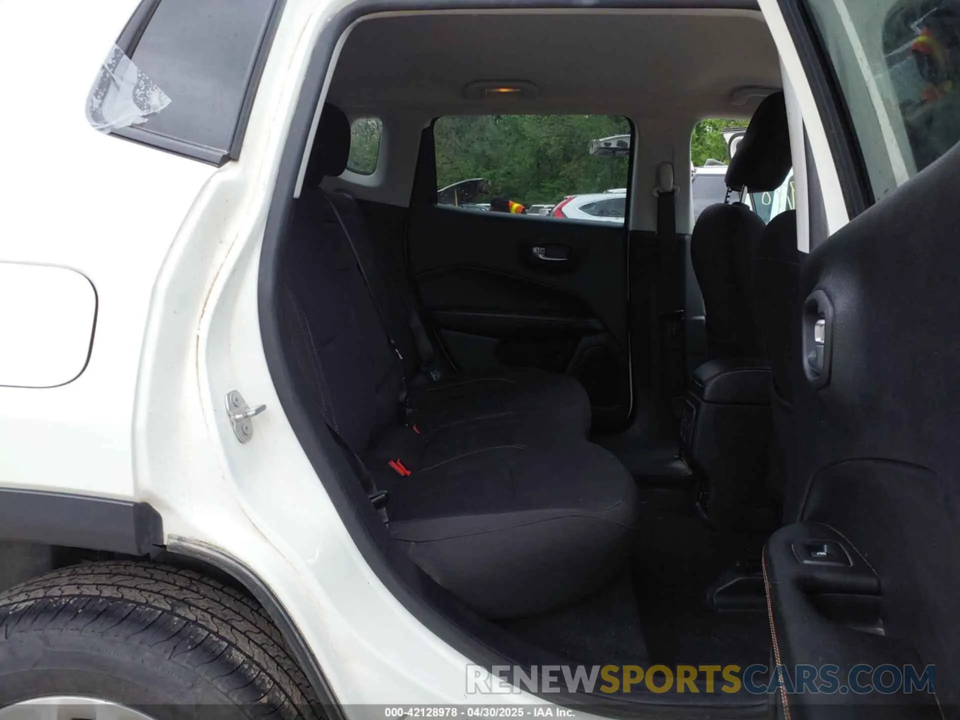 8 fotografías del automóvil dañado 3C4NJDAB7KT629707 JEEP COMPASS 2019