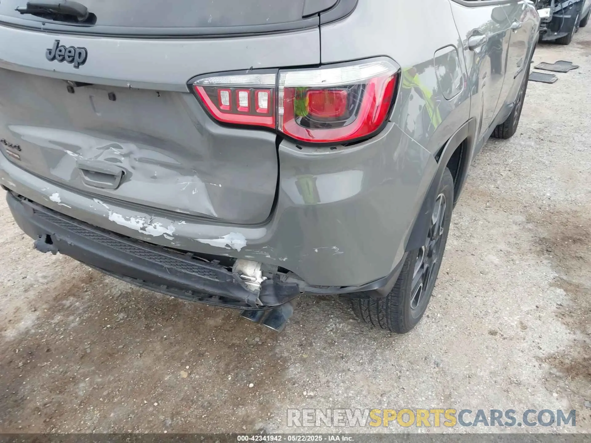 17 fotografías del automóvil dañado 3C4NJDAB7KT846383 JEEP COMPASS 2019
