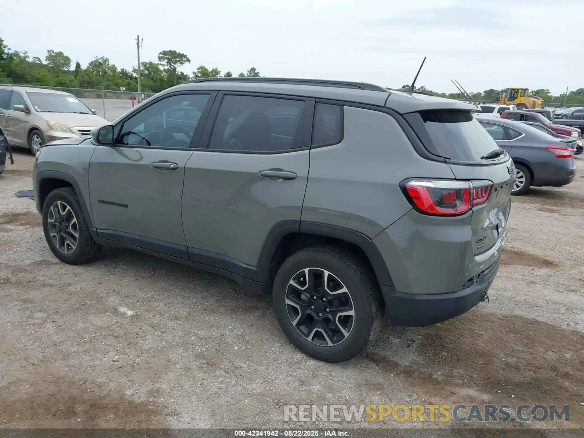 3 fotografías del automóvil dañado 3C4NJDAB7KT846383 JEEP COMPASS 2019