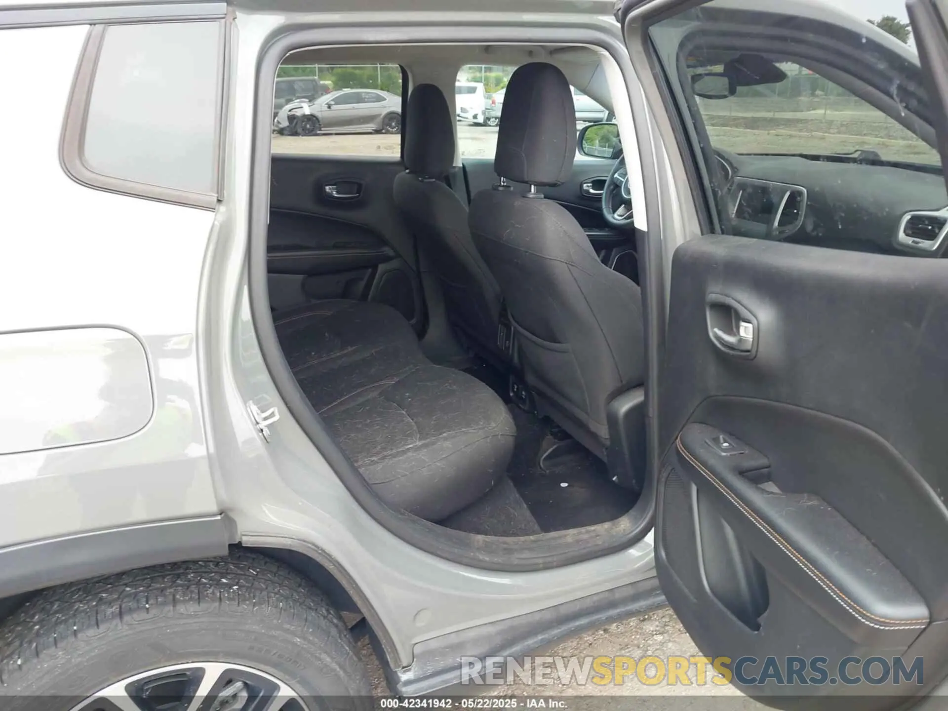 8 fotografías del automóvil dañado 3C4NJDAB7KT846383 JEEP COMPASS 2019