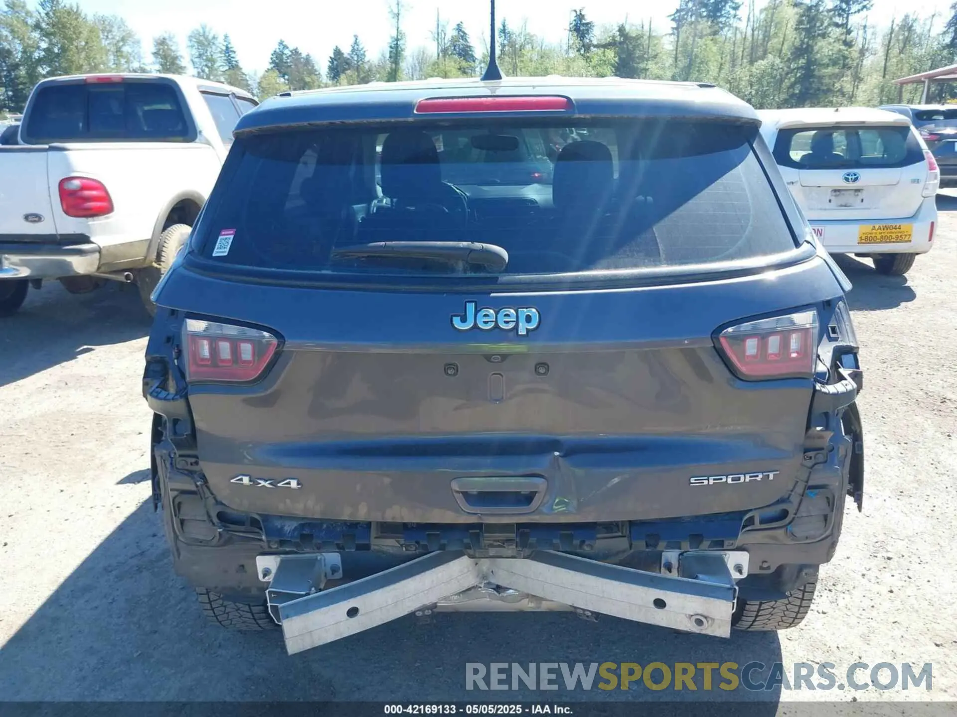 17 fotografías del automóvil dañado 3C4NJDAB8KT595602 JEEP COMPASS 2019