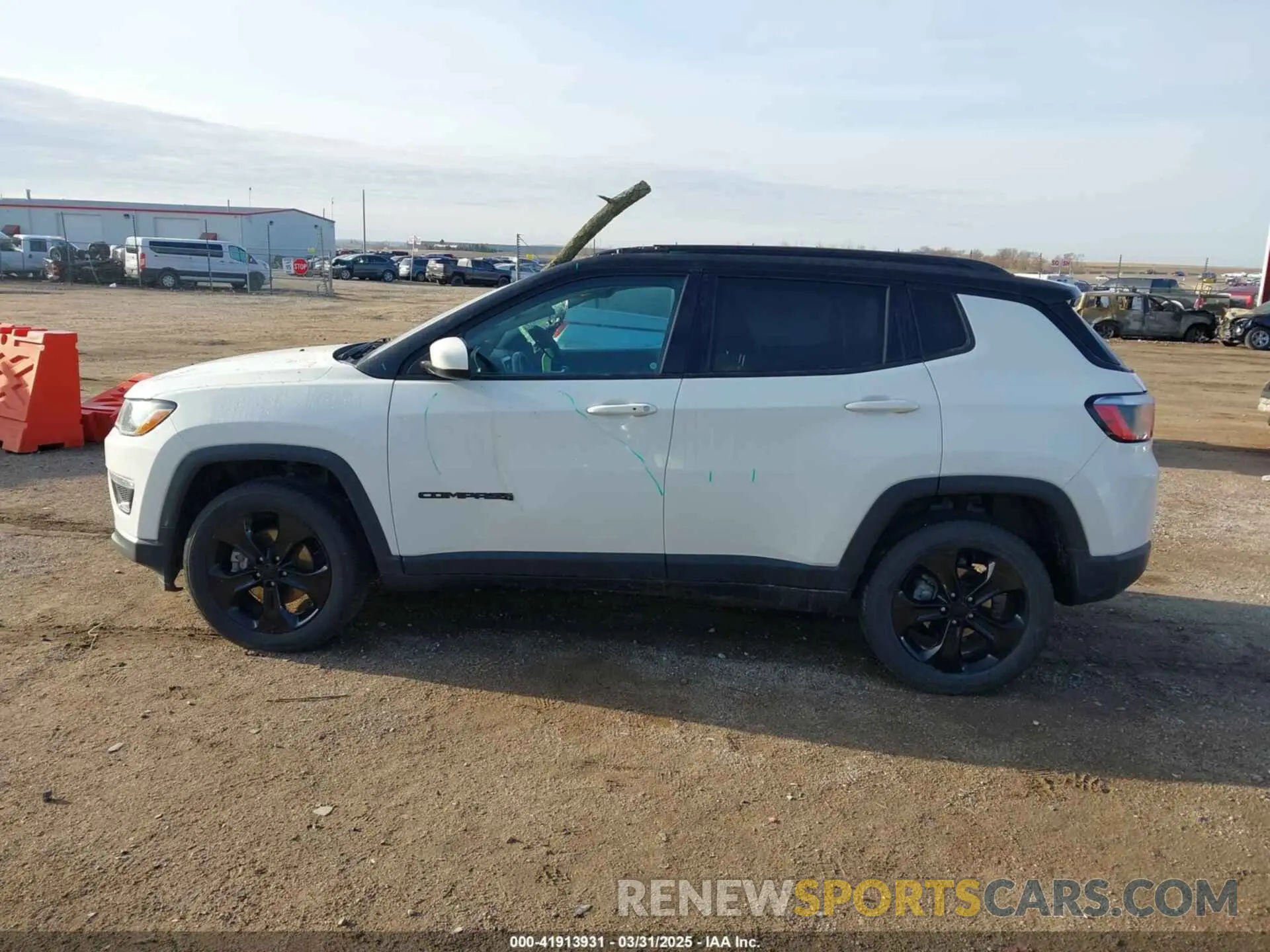 15 fotografías del automóvil dañado 3C4NJDBB0KT629952 JEEP COMPASS 2019