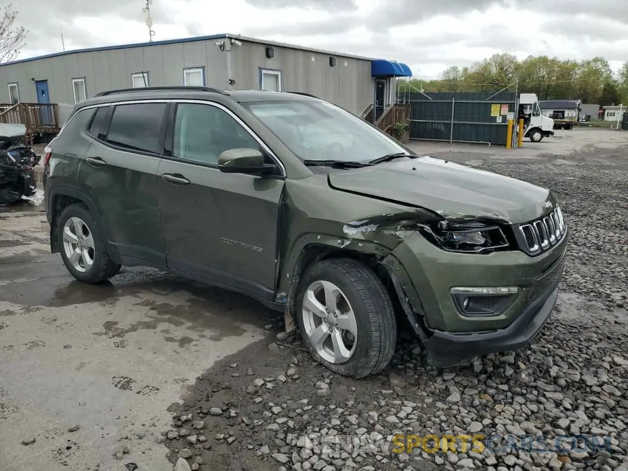 4 fotografías del automóvil dañado 3C4NJDBB0KT704536 JEEP COMPASS 2019