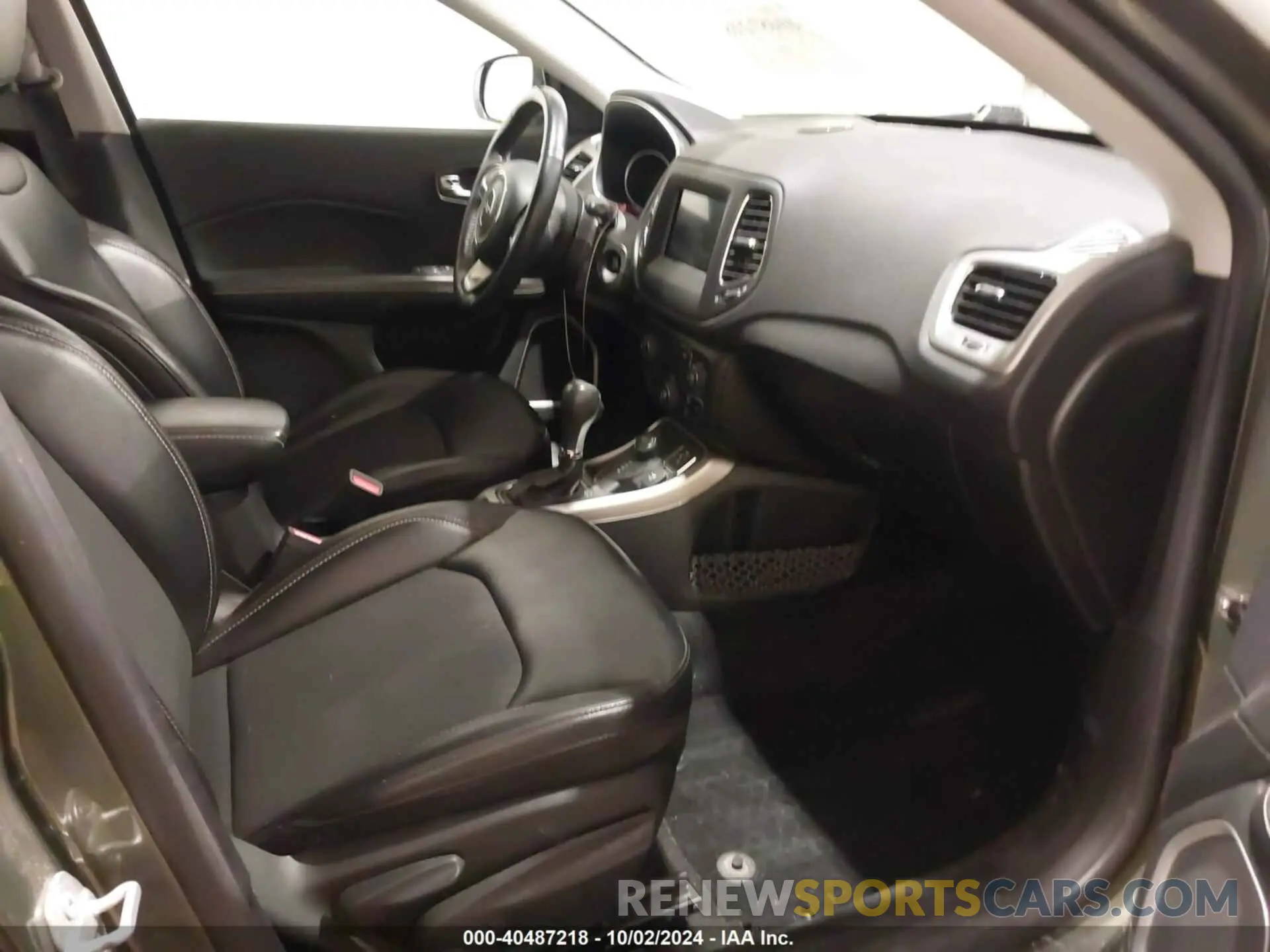 5 fotografías del automóvil dañado 3C4NJDBB0KT761089 JEEP COMPASS 2019