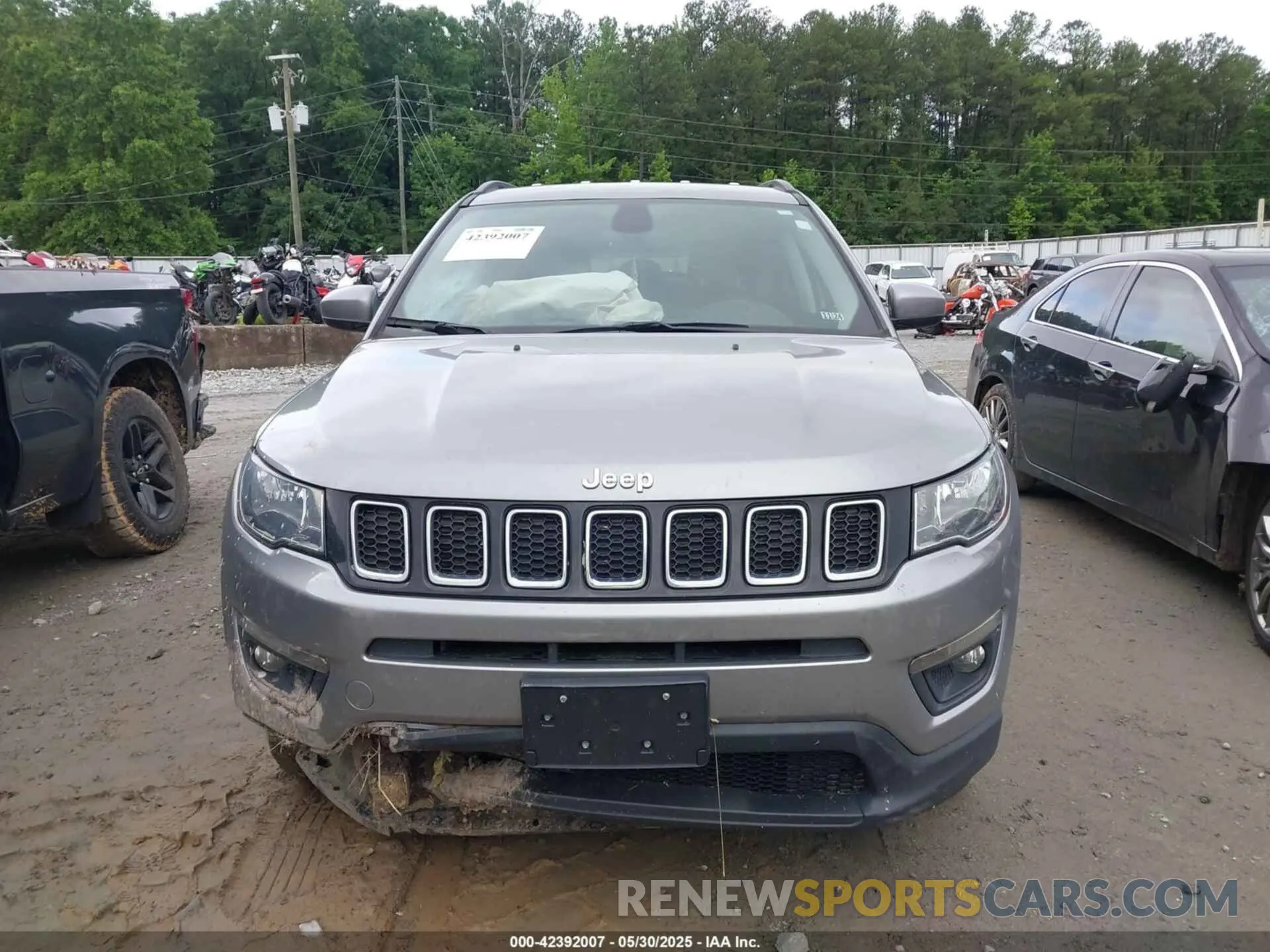 12 fotografías del automóvil dañado 3C4NJDBB0KT850712 JEEP COMPASS 2019