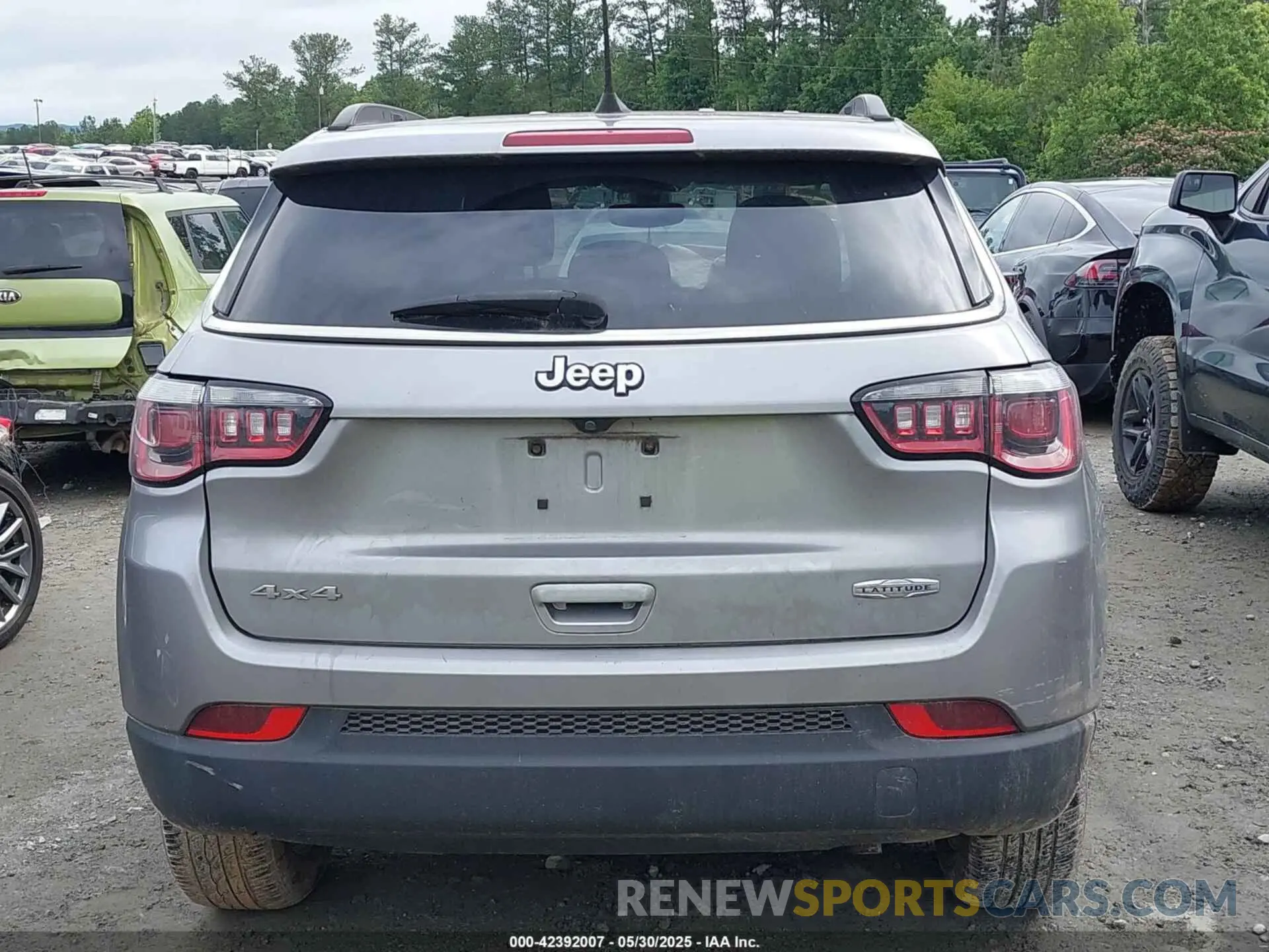 16 fotografías del automóvil dañado 3C4NJDBB0KT850712 JEEP COMPASS 2019