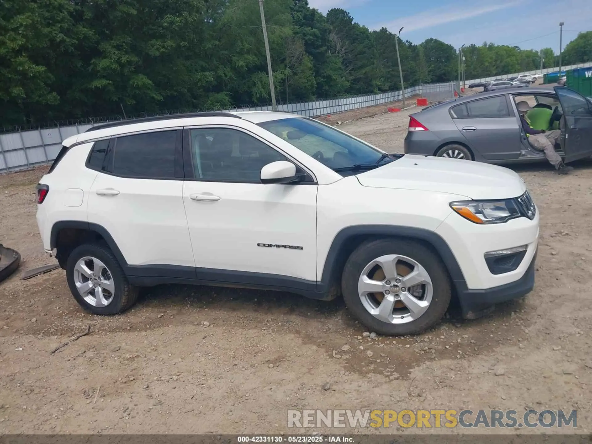 14 fotografías del automóvil dañado 3C4NJDBB1KT639082 JEEP COMPASS 2019