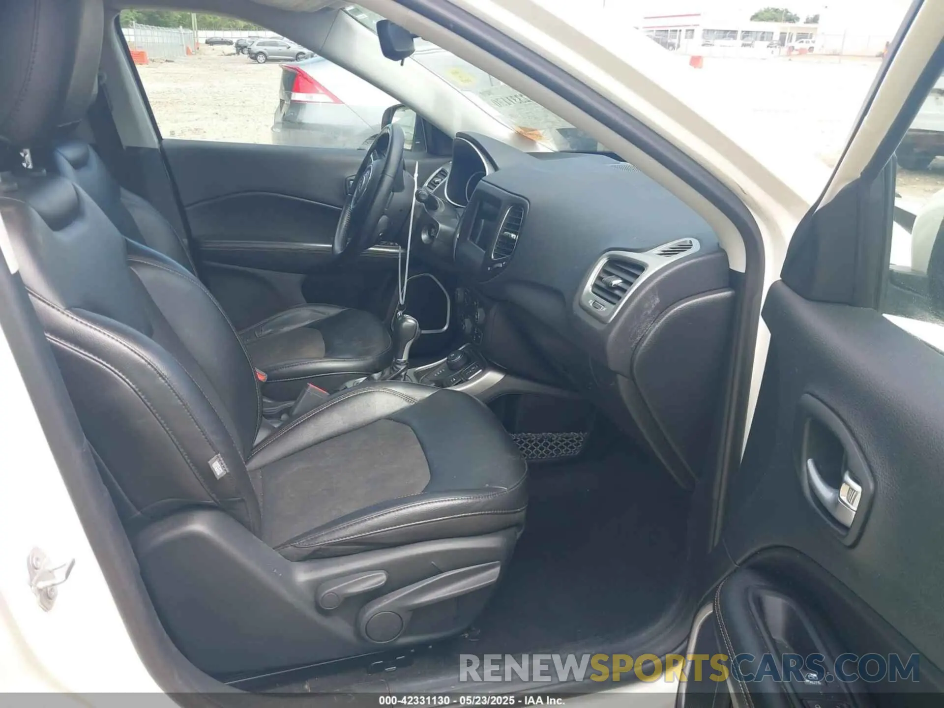 5 fotografías del automóvil dañado 3C4NJDBB1KT639082 JEEP COMPASS 2019