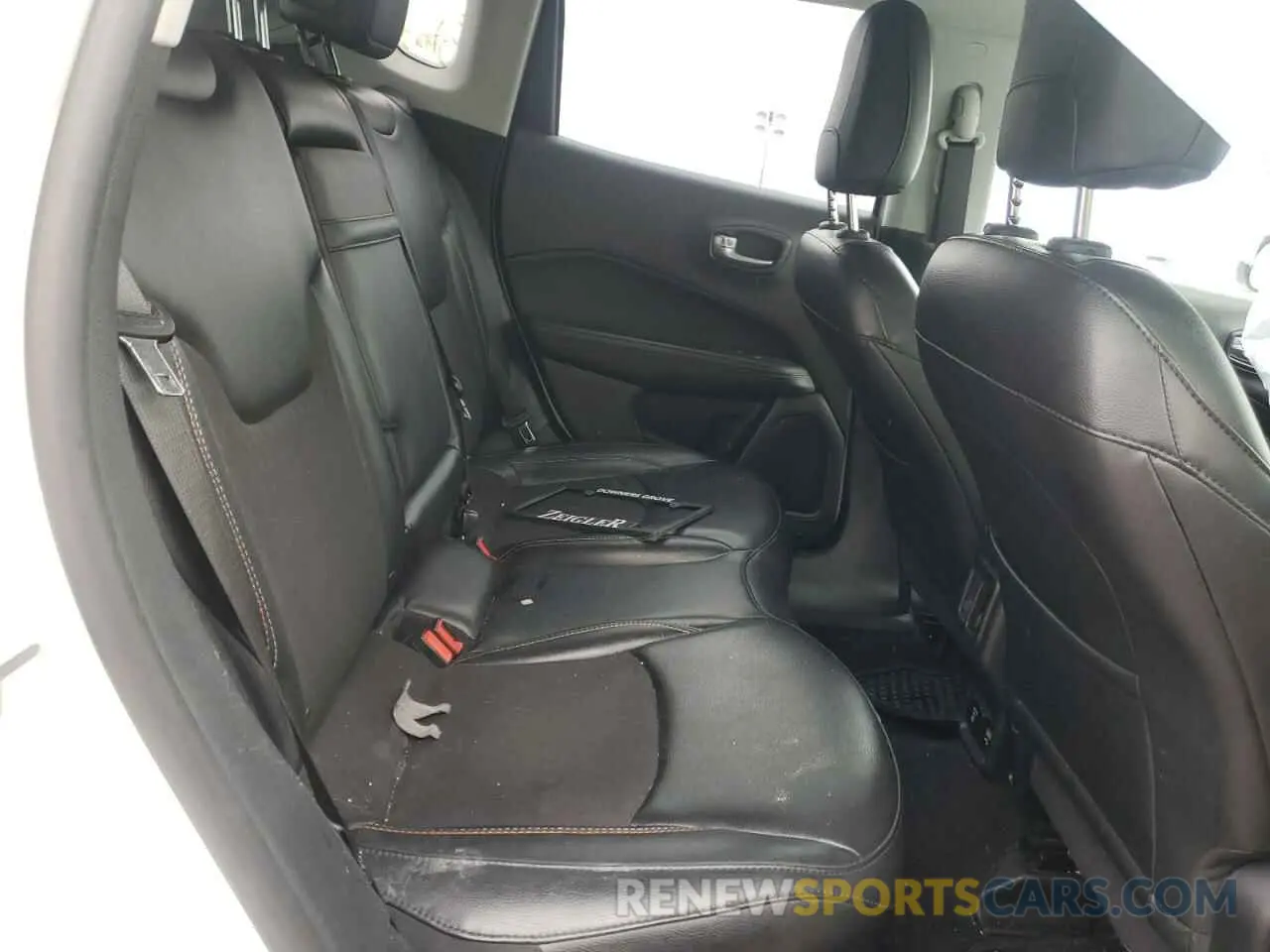 11 fotografías del automóvil dañado 3C4NJDBB2KT600968 JEEP COMPASS 2019
